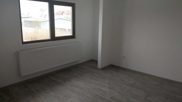 Finisaje pereti interiori cu vopsea lavabila aplicata uniform