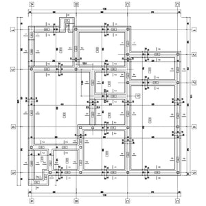 Maison à étages en phase de remblaiement de terre et compactage de la fondation thumbnail