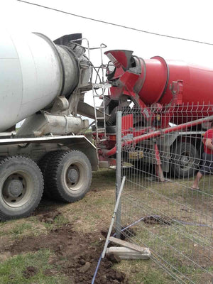 Excavation et coulage de béton pour la fondation du projet de 250 mètres carrés thumbnail