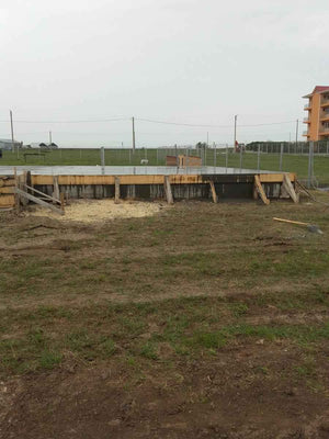 Excavation et coulage de béton pour la fondation du projet de 250 mètres carrés thumbnail