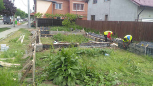 Construction de la fondation pour un espace commercial, projet de structure métallique légère thumbnail