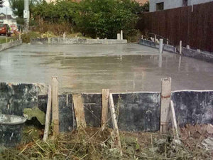 Construction de la fondation pour un espace commercial, projet de structure métallique légère thumbnail