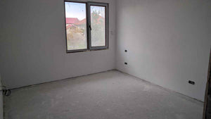 Application de plâtre intérieur et amorce des murs pour la maison en métal de 191 mètres carrés thumbnail