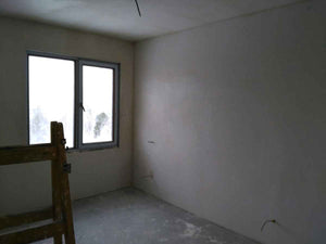 Application de plâtre intérieur et amorce des murs pour la maison en métal de 191 mètres carrés thumbnail