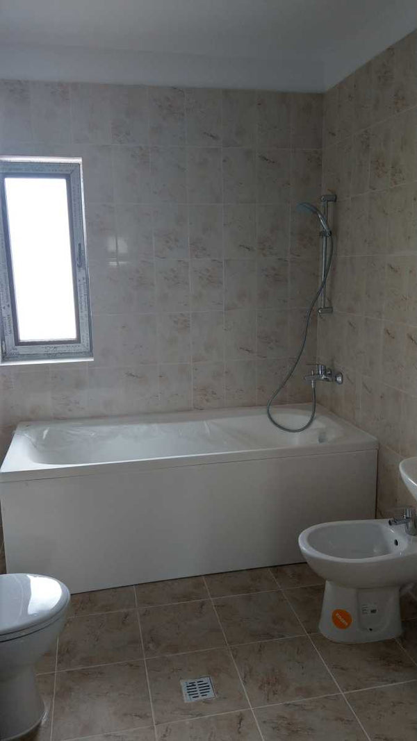 gresie si faianta montate in grup sanitar la parter