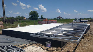 Imperméabilisation de la fondation et préparation pour le montage de la structure métallique thumbnail