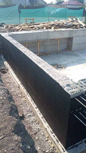 Imperméabilisation de la fondation et coulée de la dalle à la cote zéro pour la villa sur structure métallique thumbnail