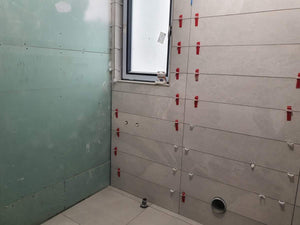 Cloisons intérieures blanches en plaques de plâtre pour les murs avec peinture lavable, finitions thumbnail