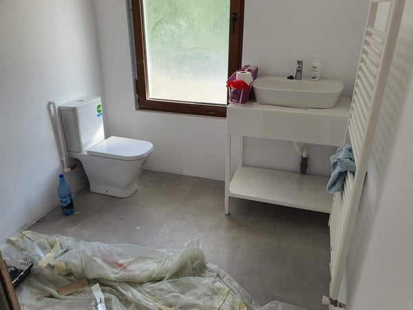 Instalare obiecte sanitare bai casa pe structura metalica finalizata