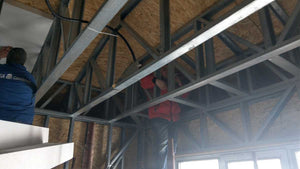 Isolation du toit pour une maison sur structure métallique thumbnail