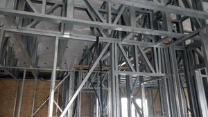 Isolation du toit pour une maison sur structure métallique thumbnail