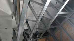 Isolation du toit pour une maison sur structure métallique thumbnail