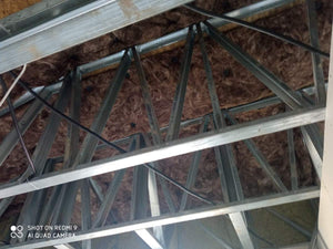 Isolation des murs extérieurs et des murs de séparation pour une maison sur structure métallique thumbnail
