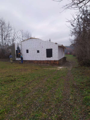 Application de mastic pour les façades d'une pension agrotouristique financée par des fonds européens thumbnail
