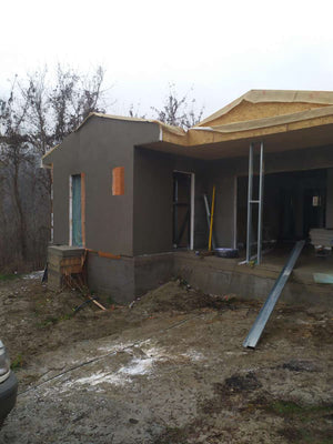 Application de mastic pour les façades d'une pension agrotouristique financée par des fonds européens thumbnail