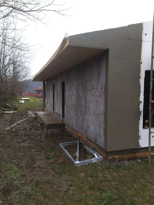 Application de mastic pour les façades d'une pension agrotouristique financée par des fonds européens thumbnail