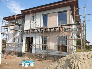 Application de mastic et enduit décoratif pour le projet de maison de 190 mètres carrés thumbnail