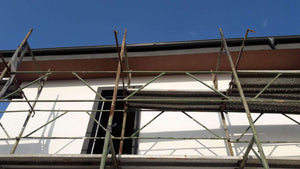 Application de mastic et enduit décoratif pour le projet de maison de 190 mètres carrés thumbnail