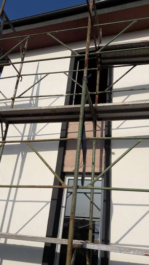Application de mastic et enduit décoratif pour le projet de maison de 190 mètres carrés thumbnail