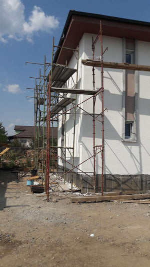 Application de mastic et enduit décoratif pour le projet de maison de 190 mètres carrés thumbnail