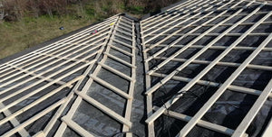 Montage de la toiture pour le projet de maison sur structure métallique de 155 mètres carrés thumbnail