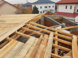 Montage du lattis et application de mastic d'isolation thermique pour le projet de maison à Mogosoaia thumbnail