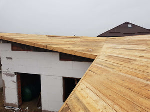 Montage du lattis et application de mastic d'isolation thermique pour le projet de maison à Mogosoaia thumbnail