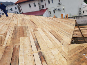 Montage du lattis et application de mastic d'isolation thermique pour le projet de maison à Mogosoaia thumbnail