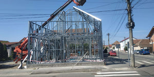 Montage d'une maison sur structure métallique de 191 mètres carrés à Sibiu thumbnail