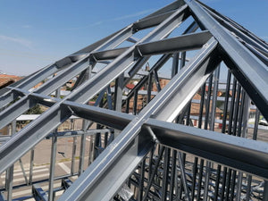 Montage d'une maison sur structure métallique de 191 mètres carrés à Sibiu thumbnail