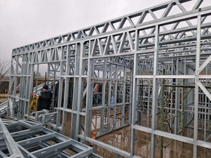 Montage d'une maison sur structure métallique à deux étages de 134 mètres carrés en province thumbnail
