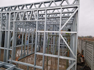 Montage d'une maison sur structure métallique à deux étages de 134 mètres carrés en province thumbnail