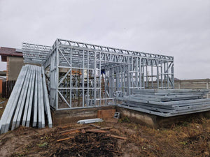 Montage d'une maison sur structure métallique à deux étages de 134 mètres carrés en province thumbnail