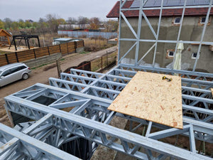 Montage d'une maison sur structure métallique à deux étages de 134 mètres carrés en province thumbnail