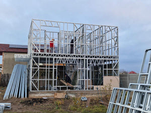 Montage d'une maison sur structure métallique à deux étages de 134 mètres carrés en province thumbnail