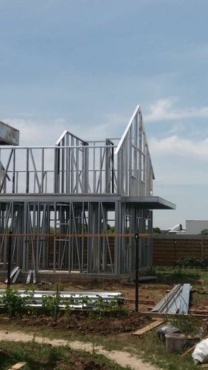Montage de 2 maisons sur structure métallique à Magurele, totalisant 280 mètres carrés thumbnail