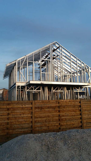 Montage de 2 maisons sur structure métallique à Magurele, totalisant 280 mètres carrés thumbnail