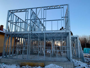 Montage de l'étage pour une maison avec une structure métallique de 162 mètres carrés à Snagov thumbnail