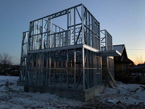 Montage de l'étage pour une maison avec une structure métallique de 162 mètres carrés à Snagov thumbnail