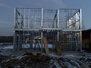 Montage de l'étage pour une maison avec une structure métallique de 162 mètres carrés à Snagov thumbnail