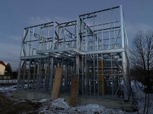 Montage de l'étage pour une maison avec une structure métallique de 162 mètres carrés à Snagov thumbnail