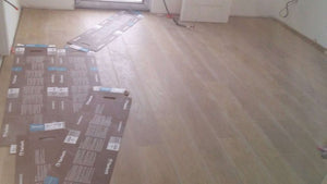 Montage de finitions, apprêt et réparations pour les murs et les plafonds du projet de maison à Domnesti thumbnail