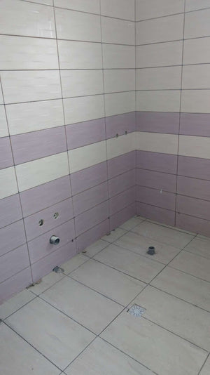 Montage de finitions, apprêt et réparations pour les murs et les plafonds du projet de maison à Domnesti thumbnail