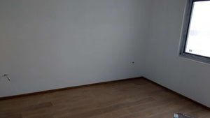 Montage de finitions, apprêt et réparations pour les murs et les plafonds du projet de maison à Domnesti thumbnail