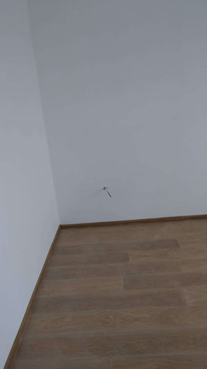 Montage de finitions, apprêt et réparations pour les murs et les plafonds du projet de maison à Domnesti thumbnail