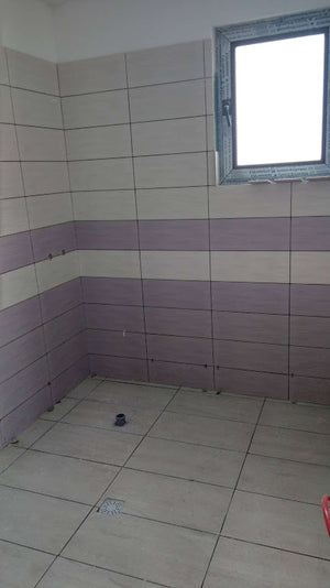 Montage de finitions, apprêt et réparations pour les murs et les plafonds du projet de maison à Domnesti thumbnail