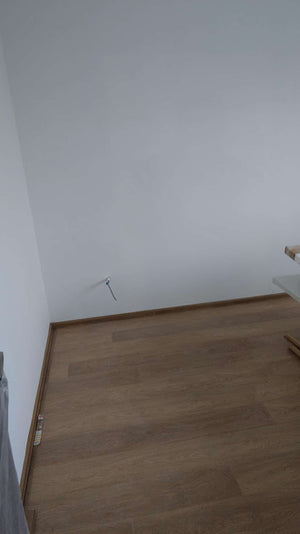 Montage de finitions, apprêt et réparations pour les murs et les plafonds du projet de maison à Domnesti thumbnail
