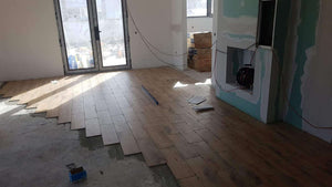 Montage de finitions pour un projet de maison clé en main à Saftica thumbnail