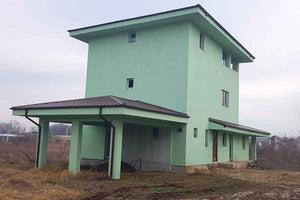 Projet de maison, installation de fenêtres et de portes en double vitrage thumbnail
