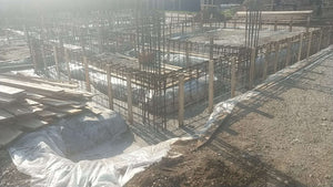 Montage de poutres d'armature pour la fondation d'une maison en briques de 386 mètres carrés à Bucarest thumbnail